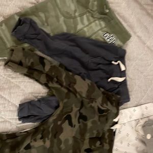 3 pants old navy and gap